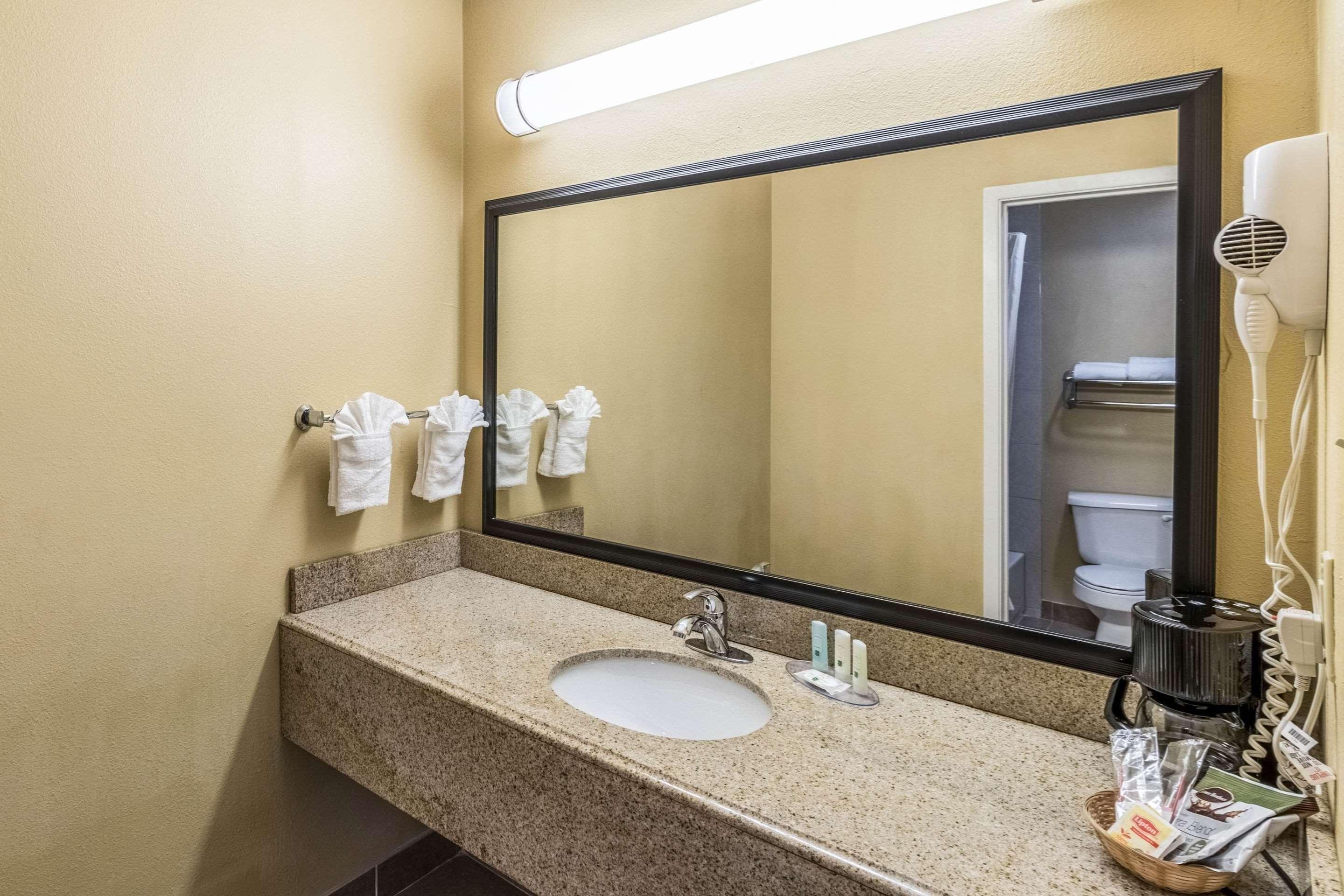 Quality Inn Corsicana Exterior photo