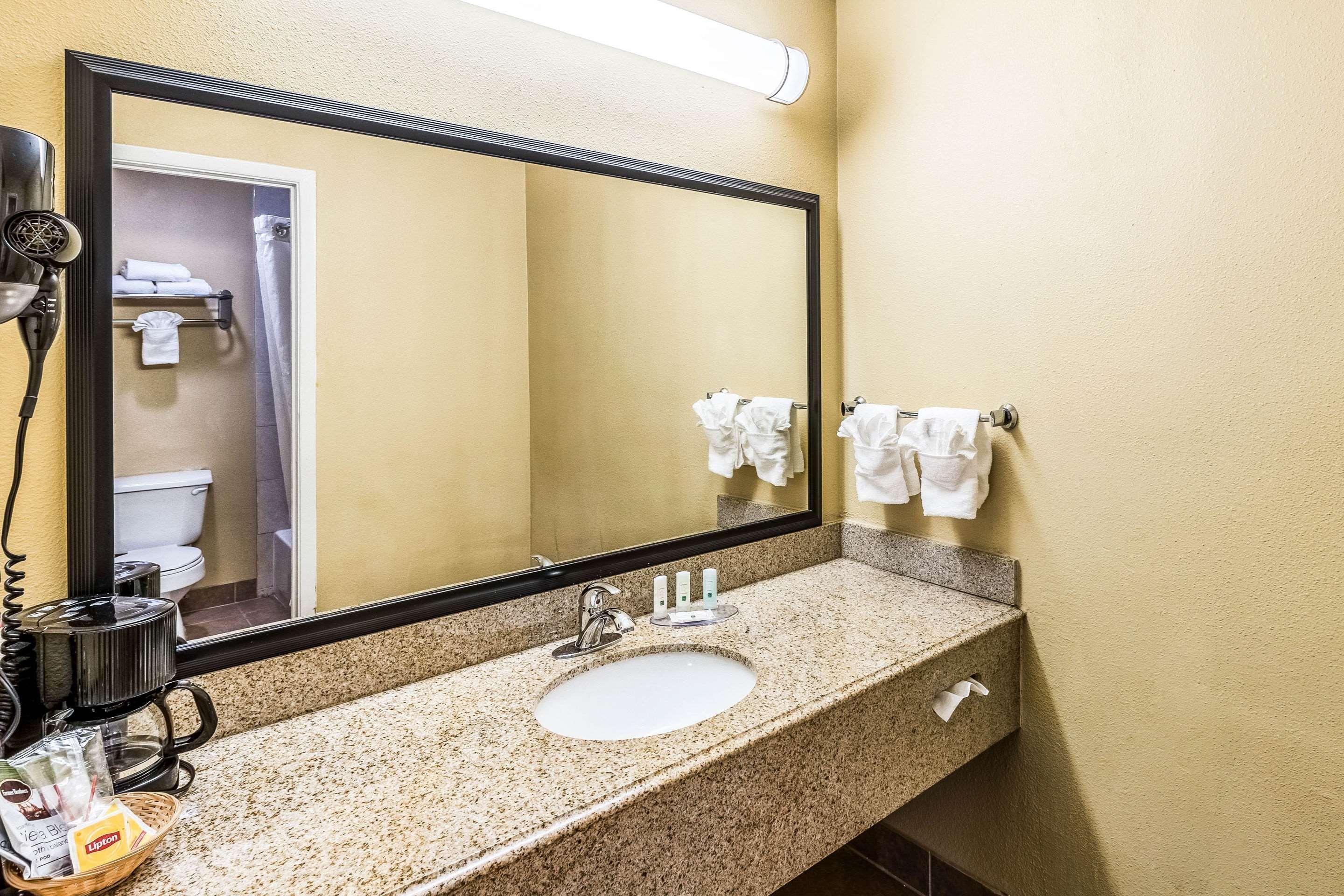 Quality Inn Corsicana Exterior photo