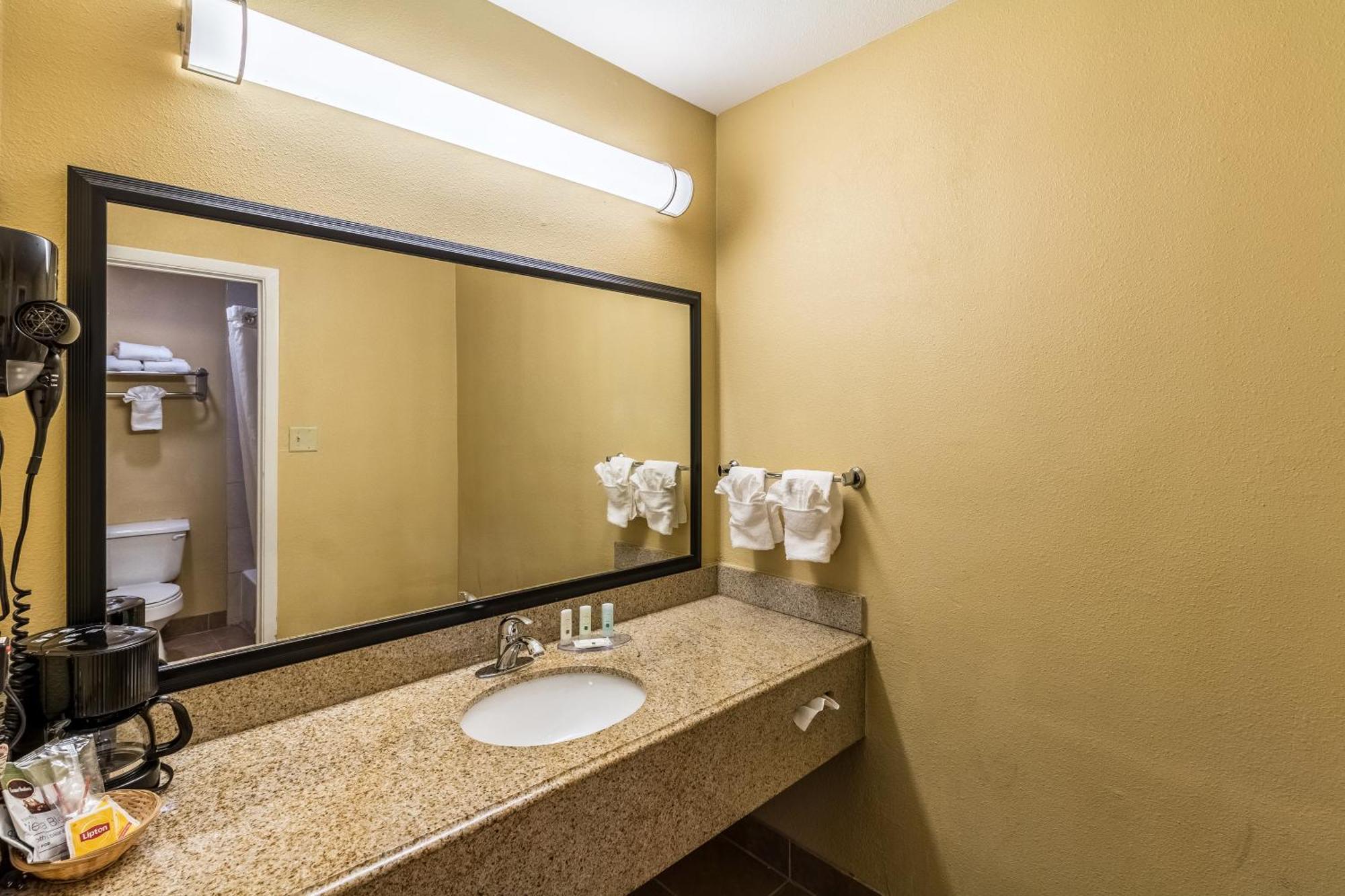 Quality Inn Corsicana Exterior photo