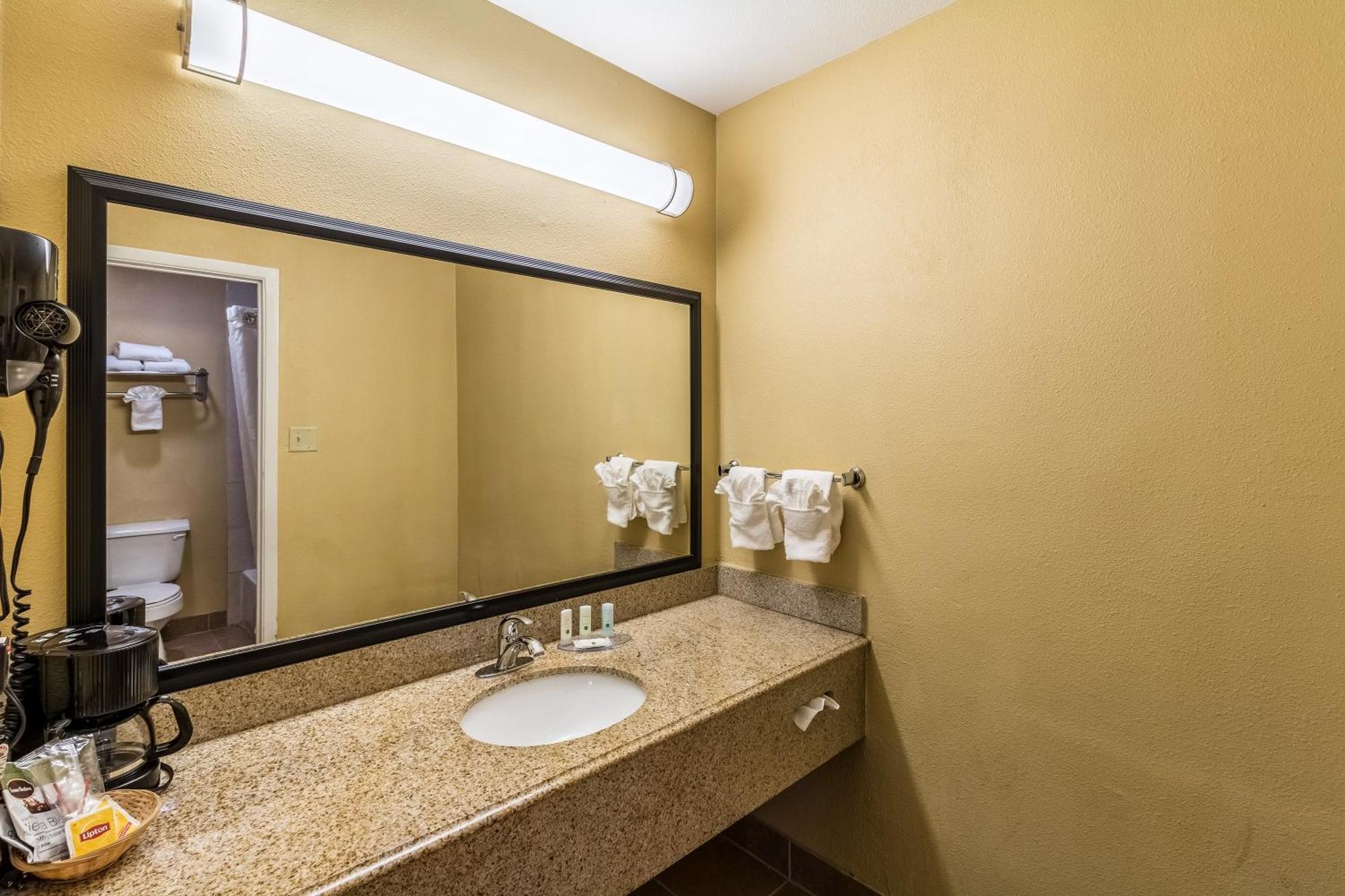 Quality Inn Corsicana Exterior photo