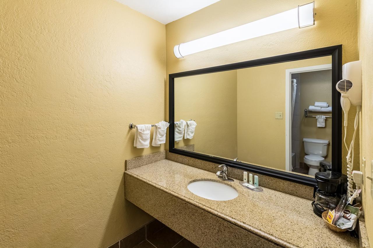 Quality Inn Corsicana Exterior photo